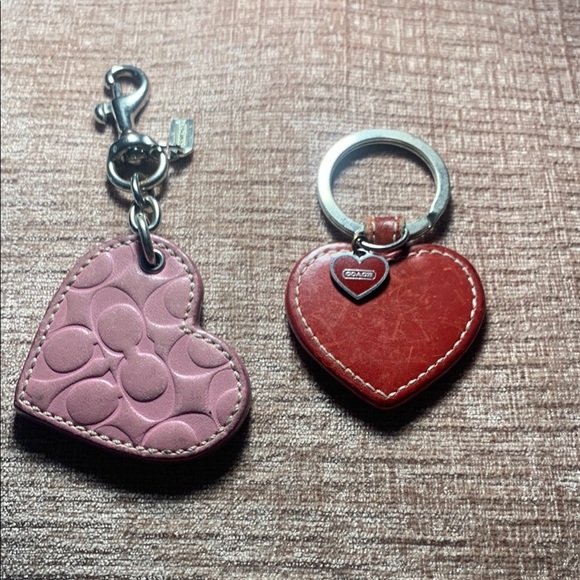 #04 Coach Heart-Shaped Red Keys Holder - Picture 4 of 7